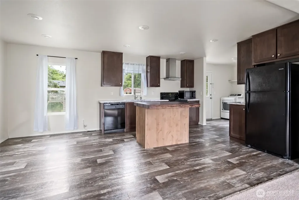 1108 Paul Avenue Oak Harbor WA 98277