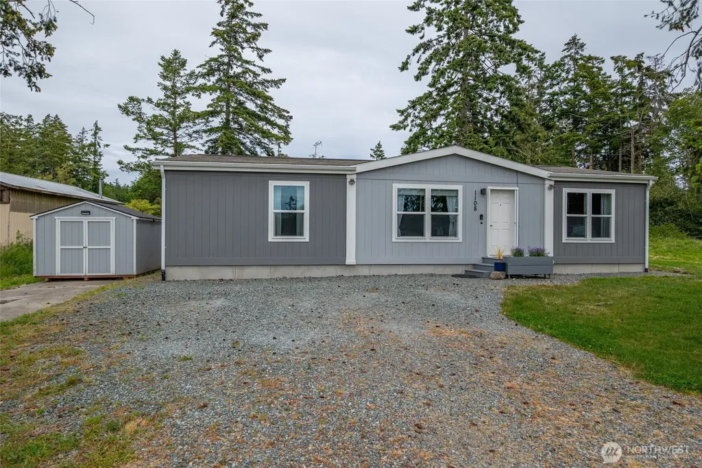 1108 Paul Avenue Oak Harbor WA 98277