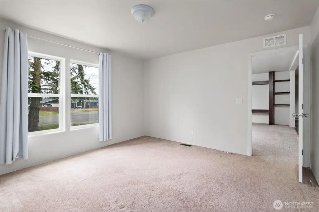 1108 Paul Avenue Oak Harbor WA 98277