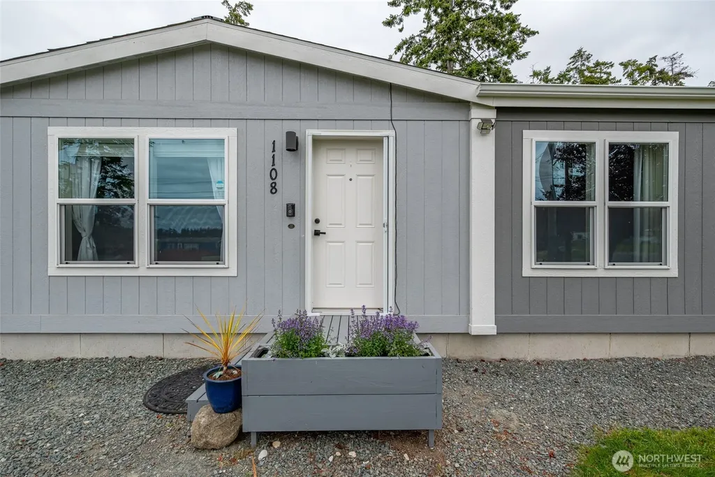 1108 Paul Avenue Oak Harbor WA 98277