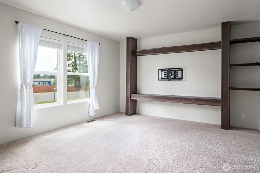 1108 Paul Avenue Oak Harbor WA 98277