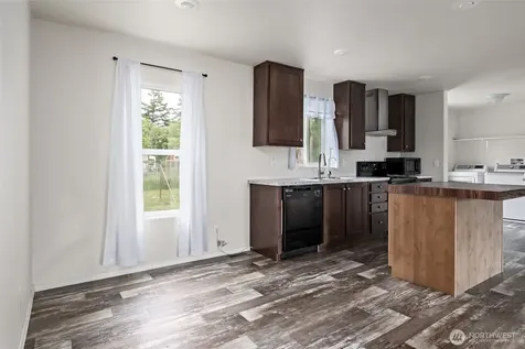 1108 Paul Avenue Oak Harbor WA 98277