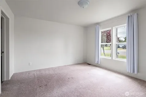 1108 Paul Avenue Oak Harbor WA 98277