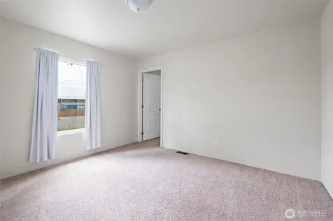 1108 Paul Avenue Oak Harbor WA 98277