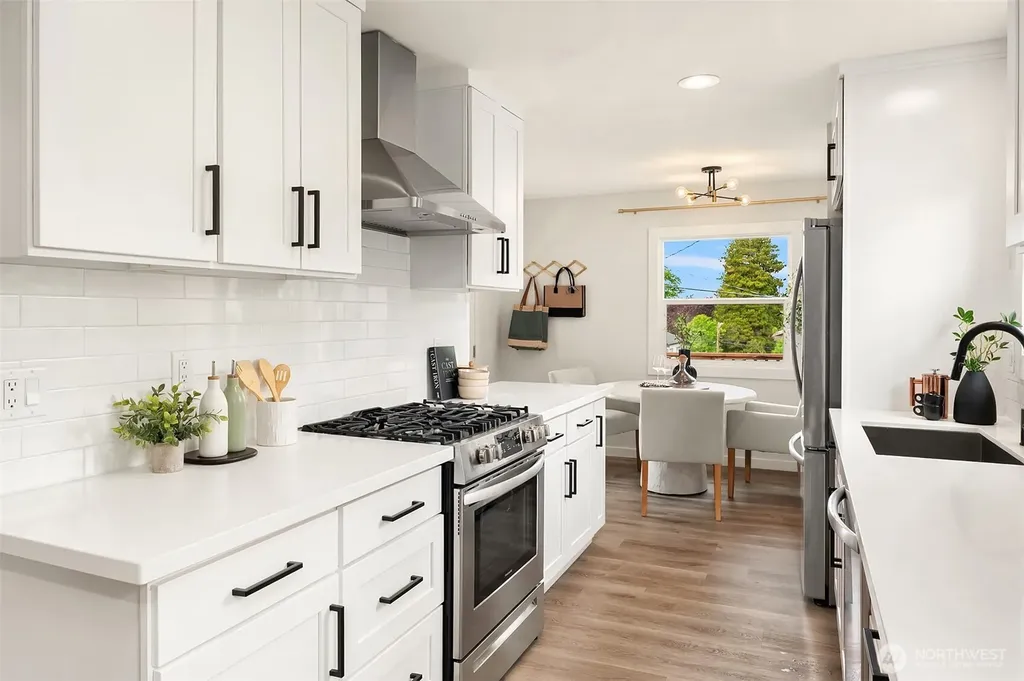 8121 16th Avenue SW Seattle WA 98106