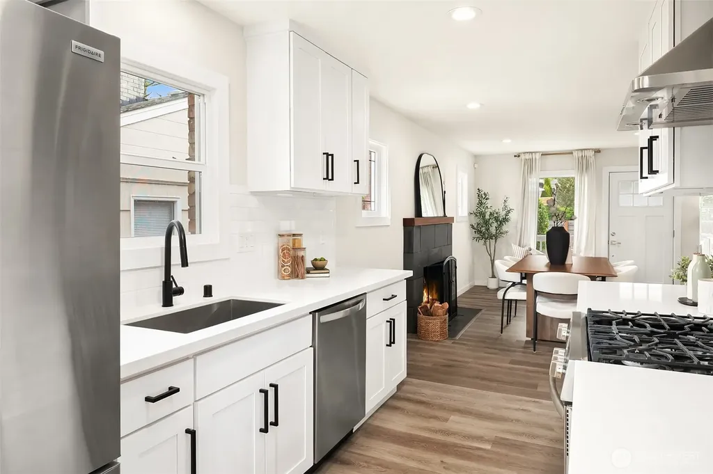 8121 16th Avenue SW Seattle WA 98106