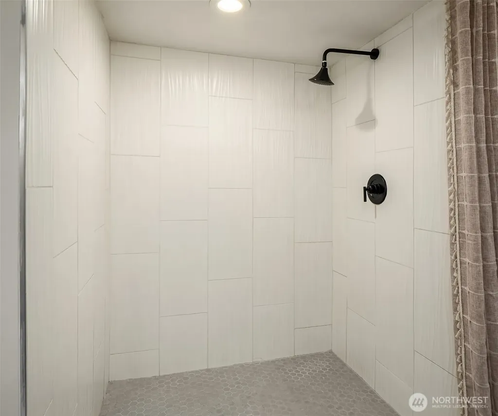 8121 16th Avenue SW Seattle WA 98106
