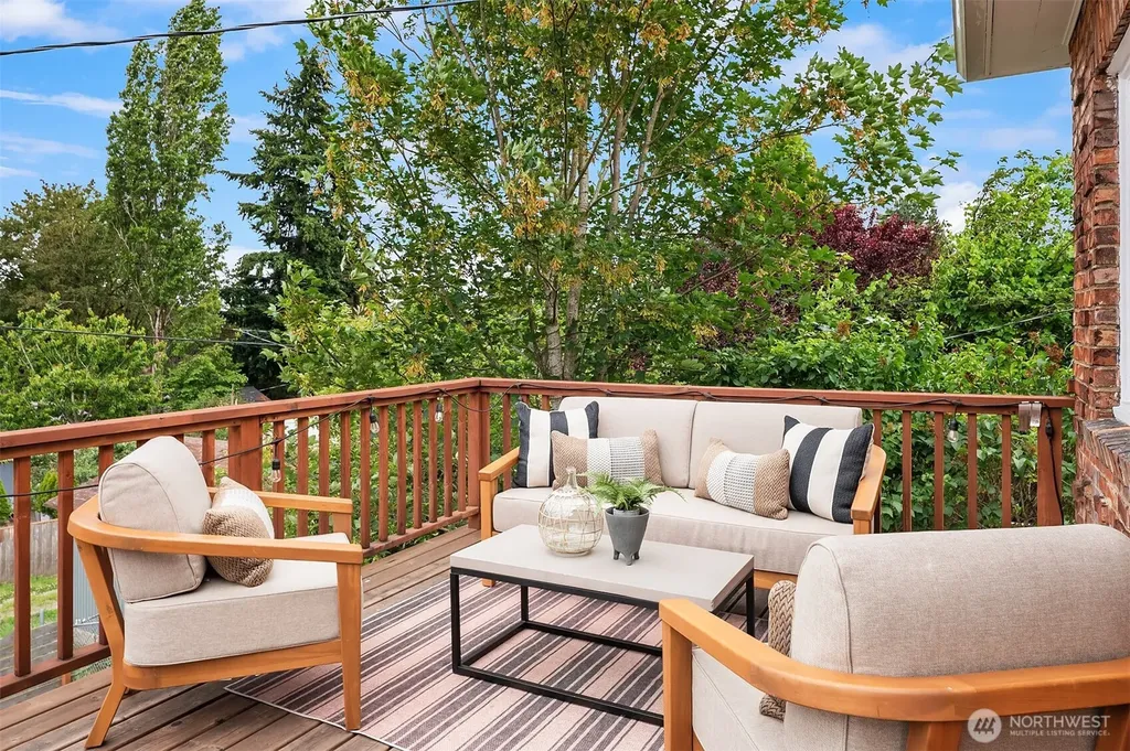 8121 16th Avenue SW Seattle WA 98106