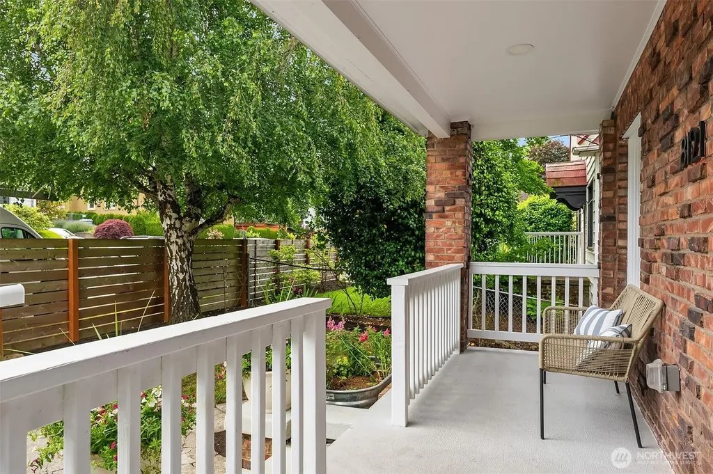 8121 16th Avenue SW Seattle WA 98106