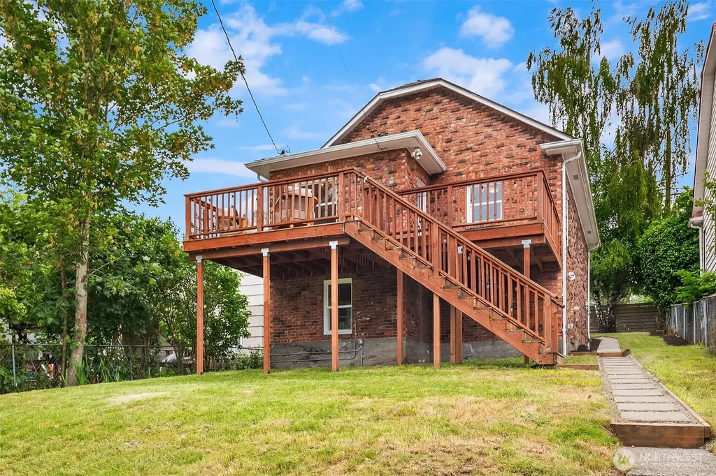 8121 16th Avenue SW Seattle WA 98106