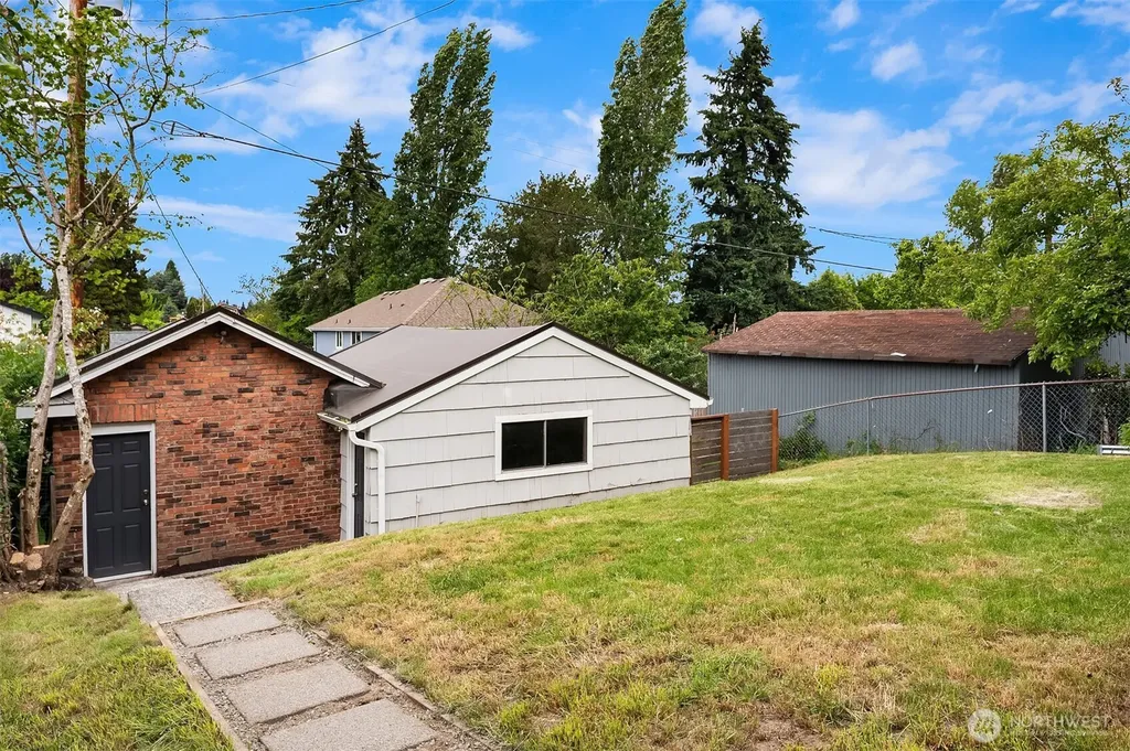 8121 16th Avenue SW Seattle WA 98106