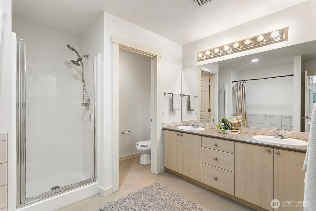 8350 NE 140th Street Kirkland WA 98034