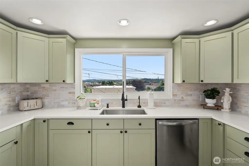 209 E 8th Street Aberdeen WA 98520