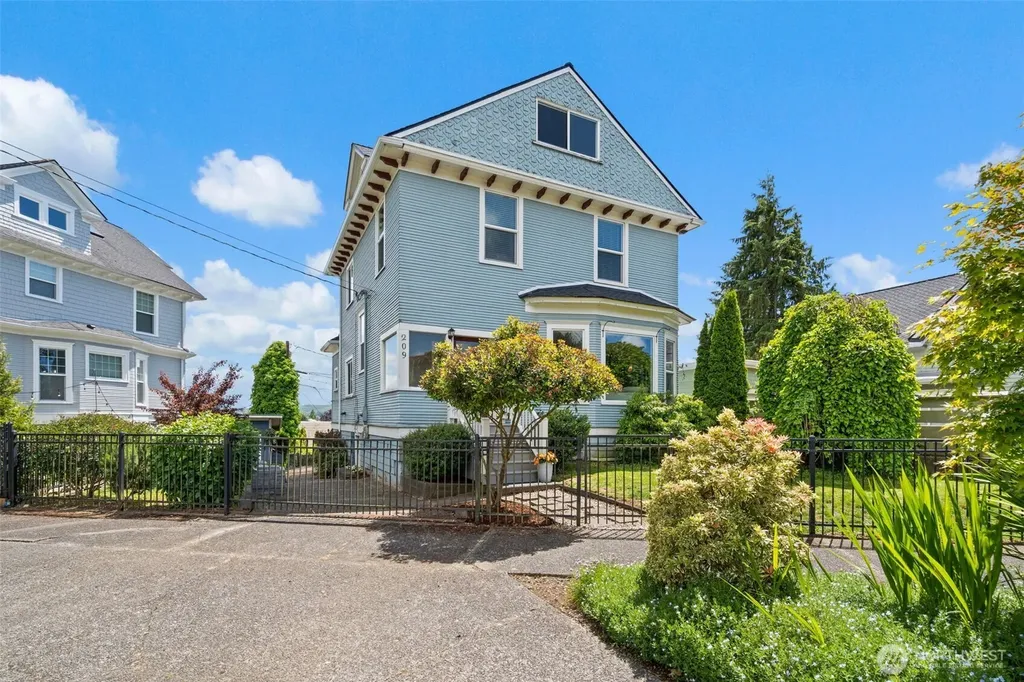 209 E 8th Street Aberdeen WA 98520