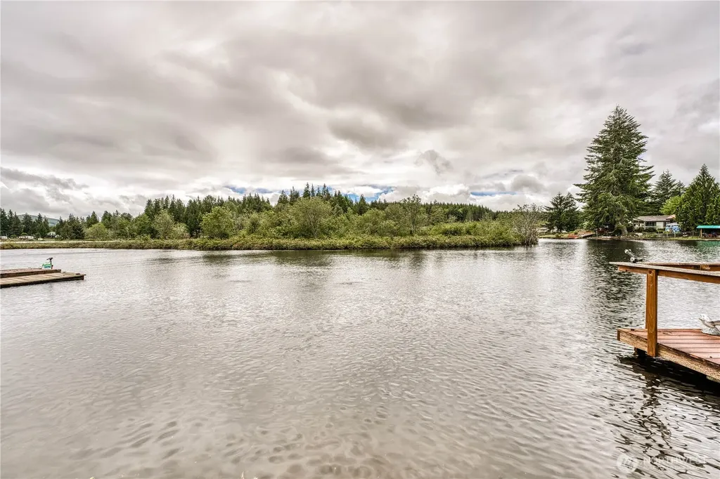 32 W Star Point Way Elma WA 98541