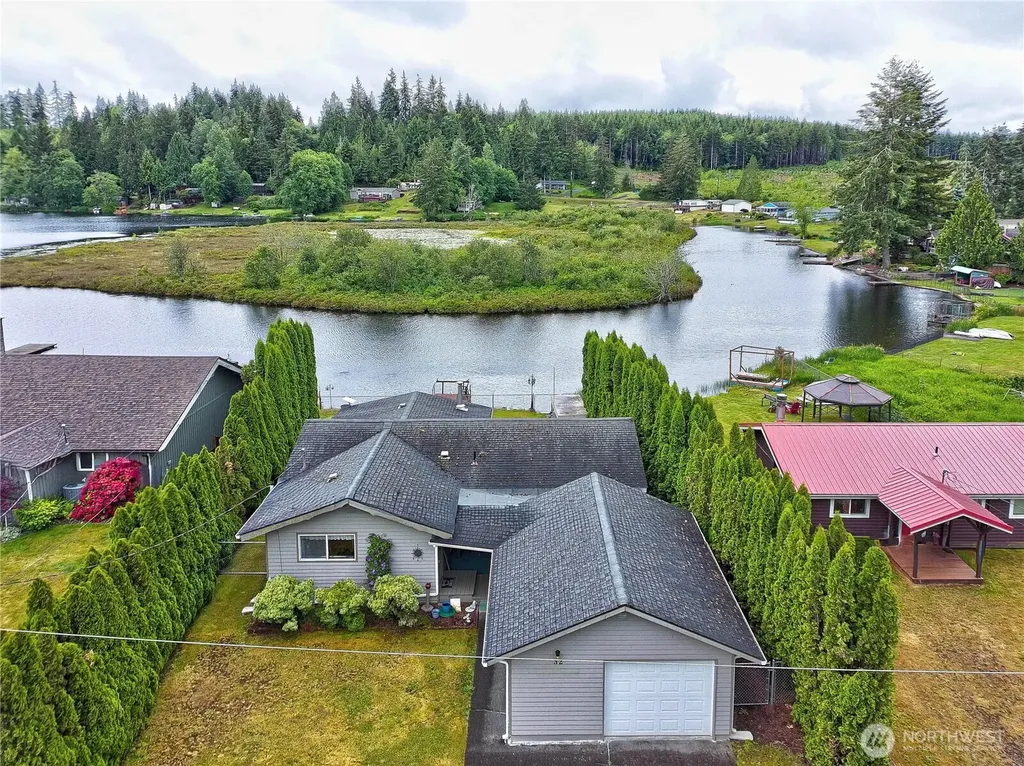 32 W Star Point Way Elma WA 98541