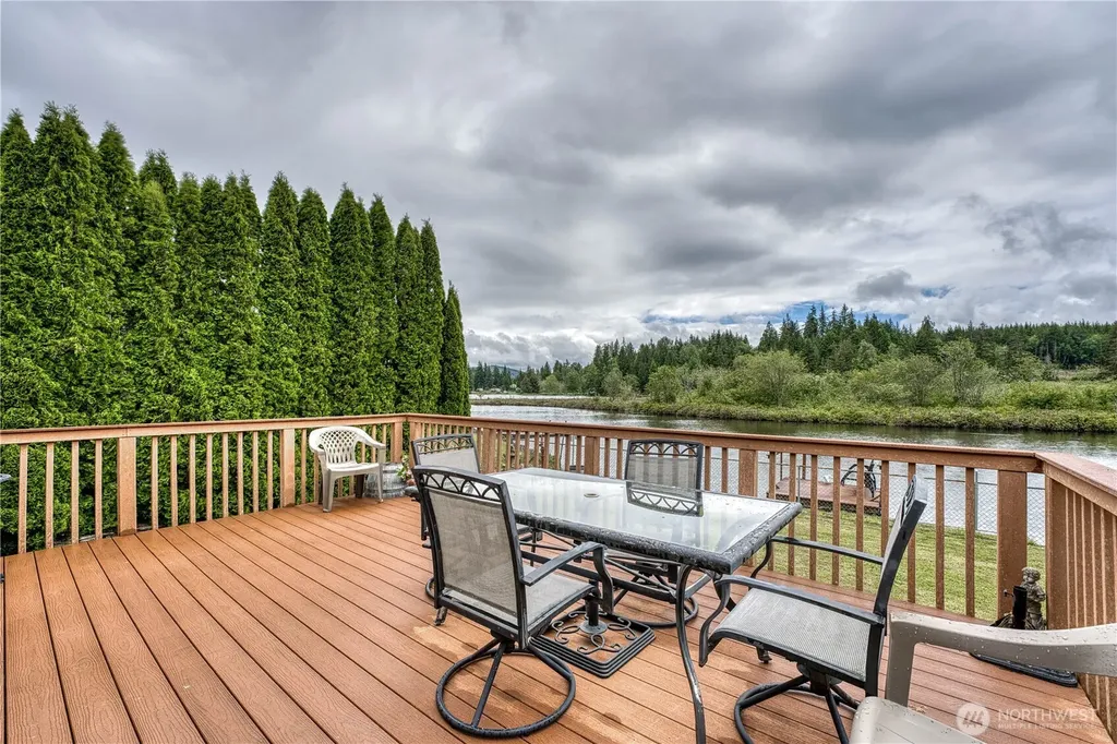 32 W Star Point Way Elma WA 98541