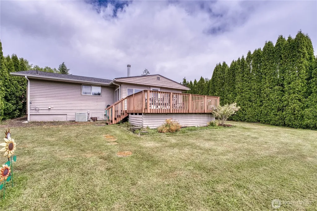 32 W Star Point Way Elma WA 98541