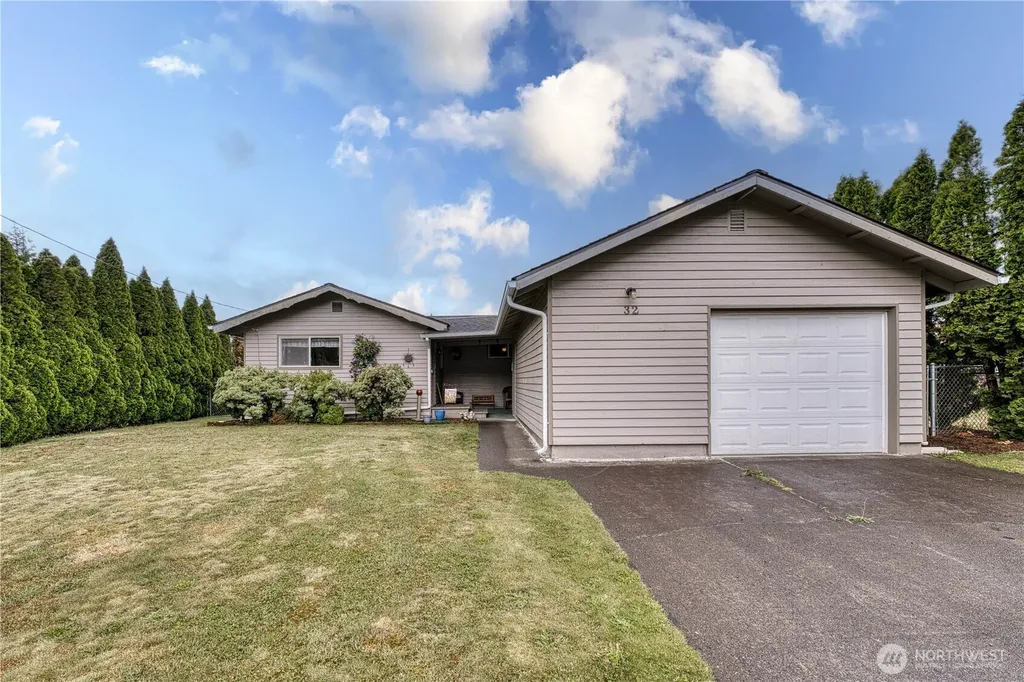 32 W Star Point Way Elma WA 98541