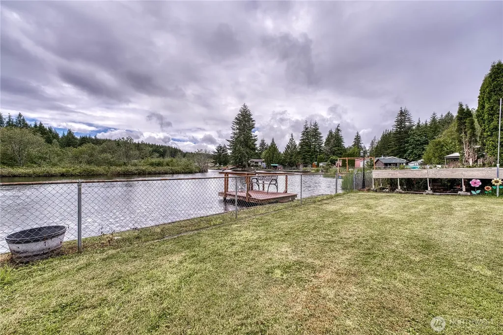 32 W Star Point Way Elma WA 98541