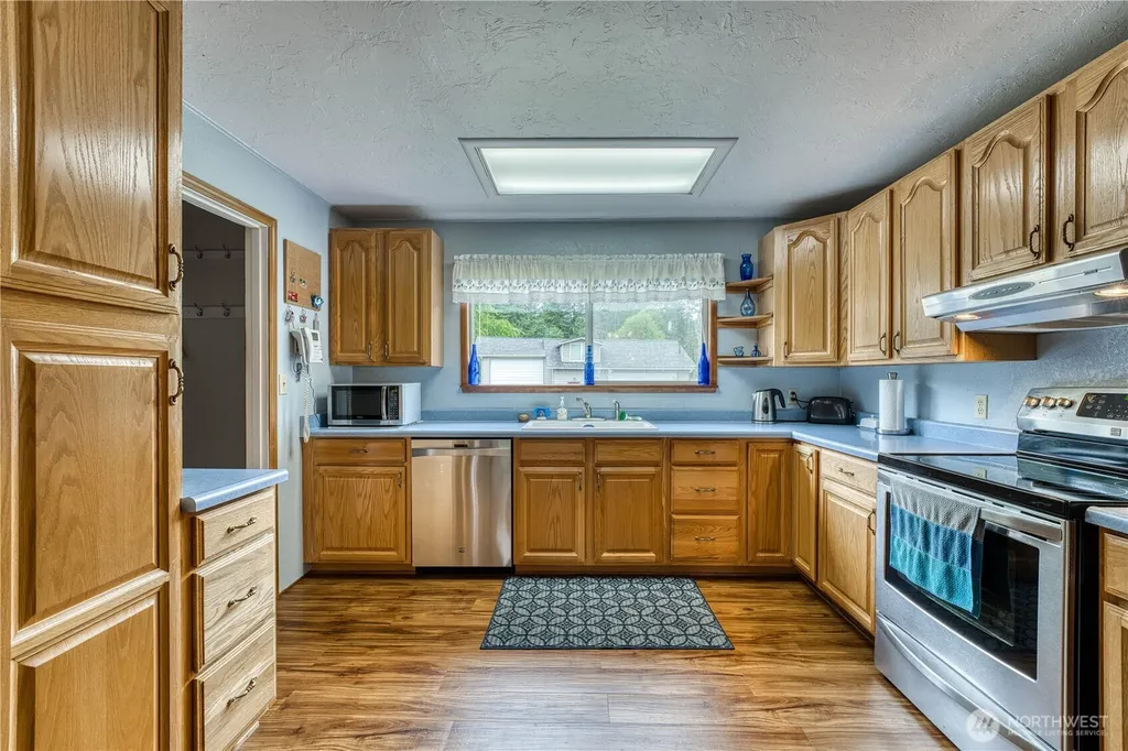 32 W Star Point Way Elma WA 98541