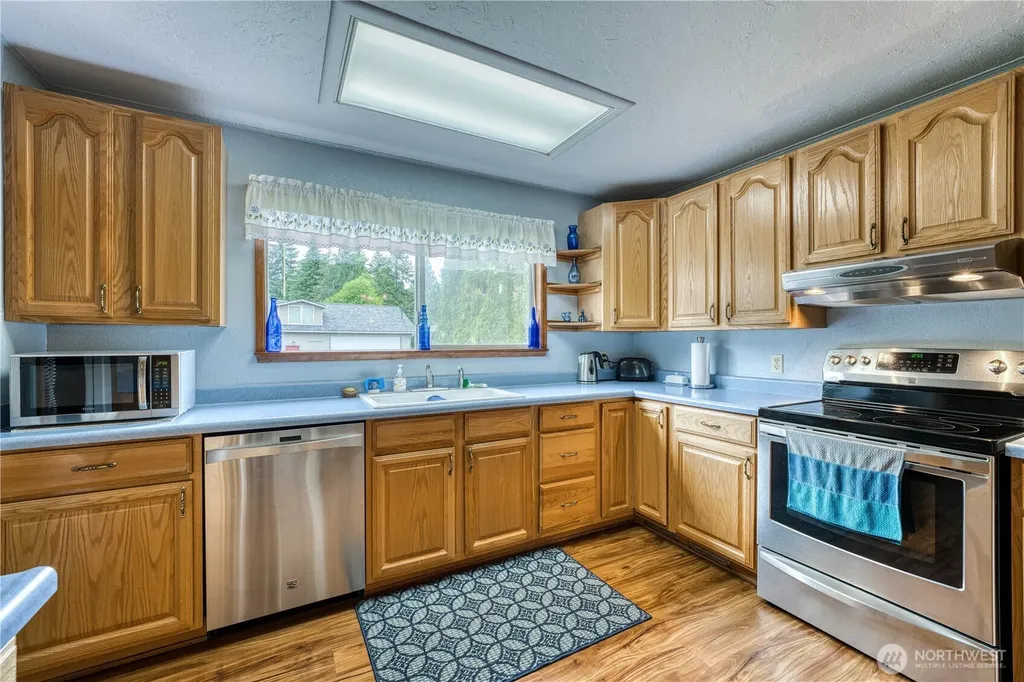 32 W Star Point Way Elma WA 98541