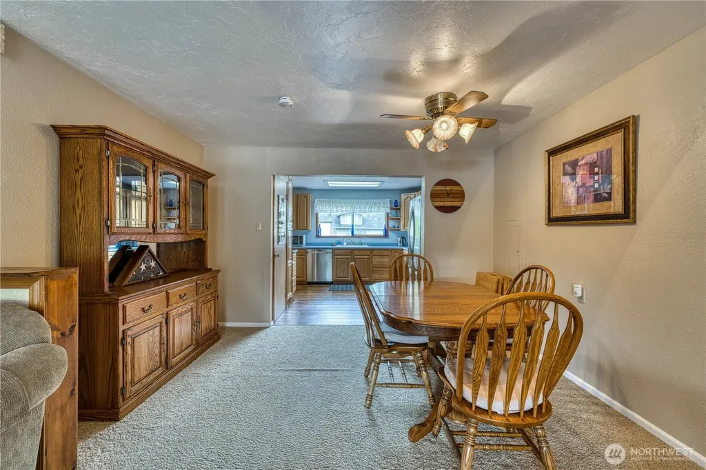 32 W Star Point Way Elma WA 98541