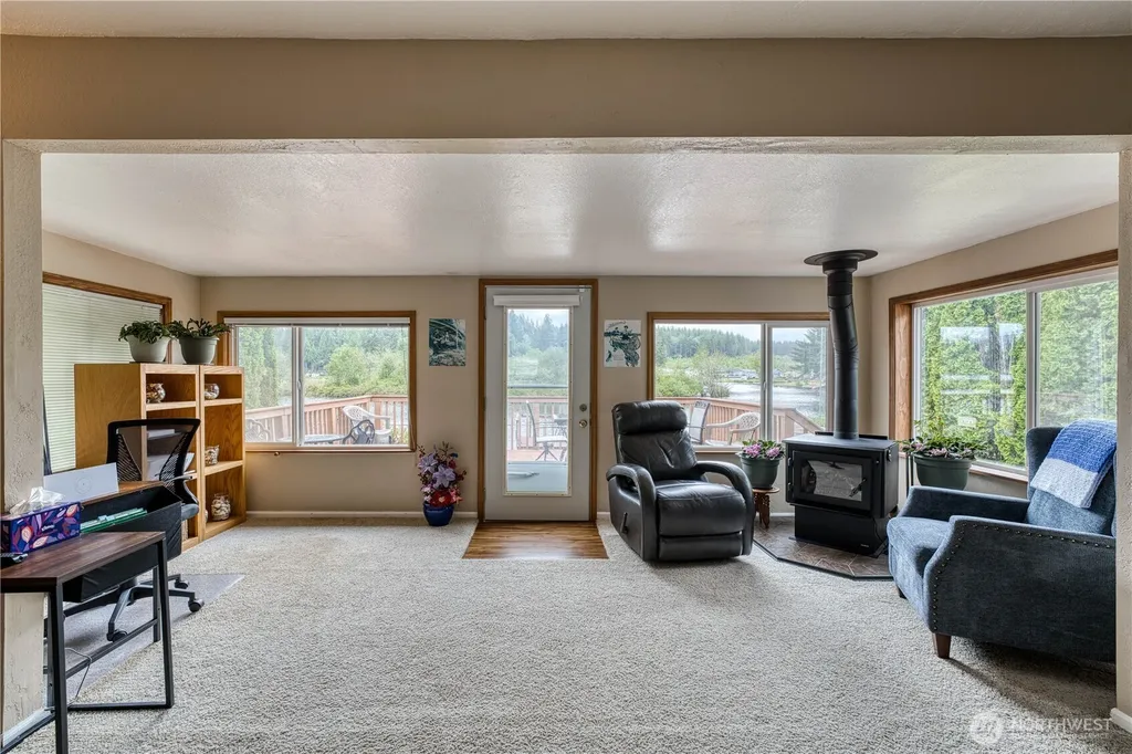 32 W Star Point Way Elma WA 98541
