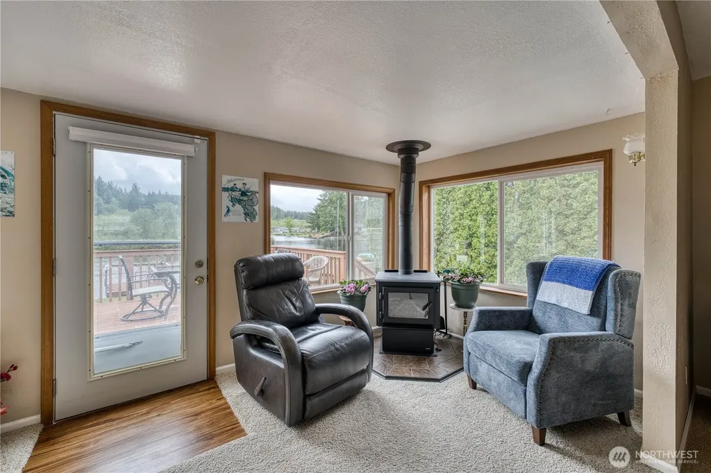 32 W Star Point Way Elma WA 98541