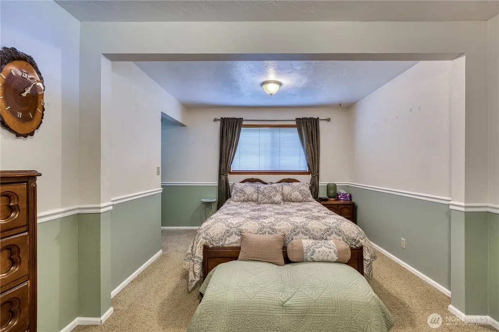 32 W Star Point Way Elma WA 98541