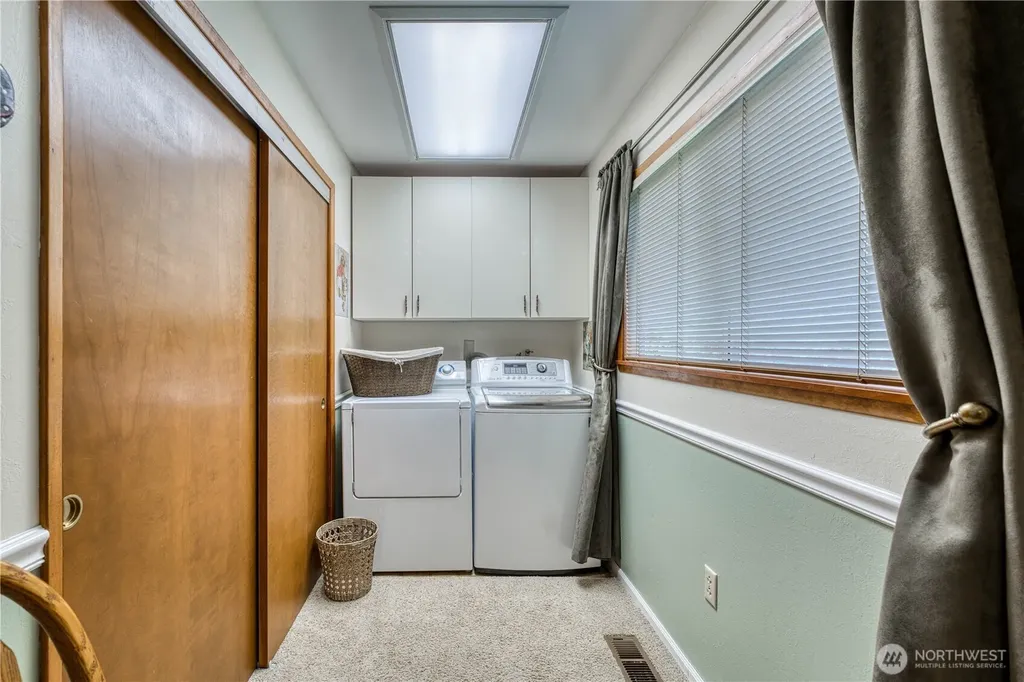 32 W Star Point Way Elma WA 98541