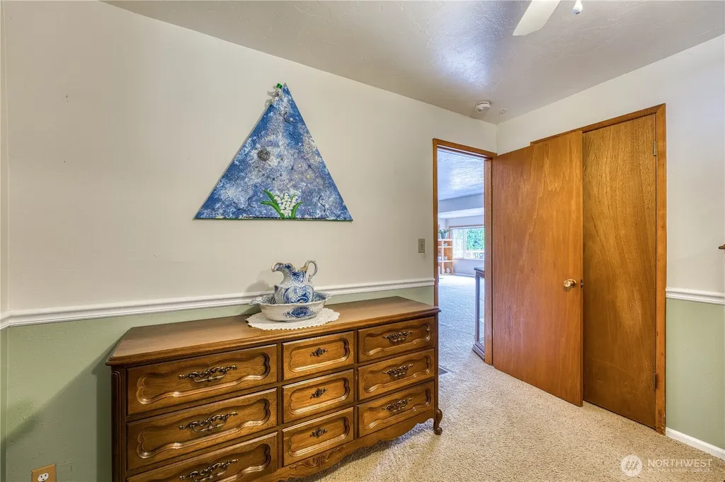 32 W Star Point Way Elma WA 98541