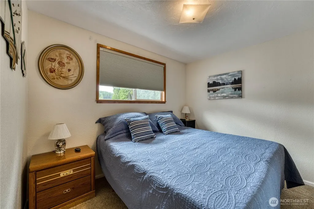 32 W Star Point Way Elma WA 98541