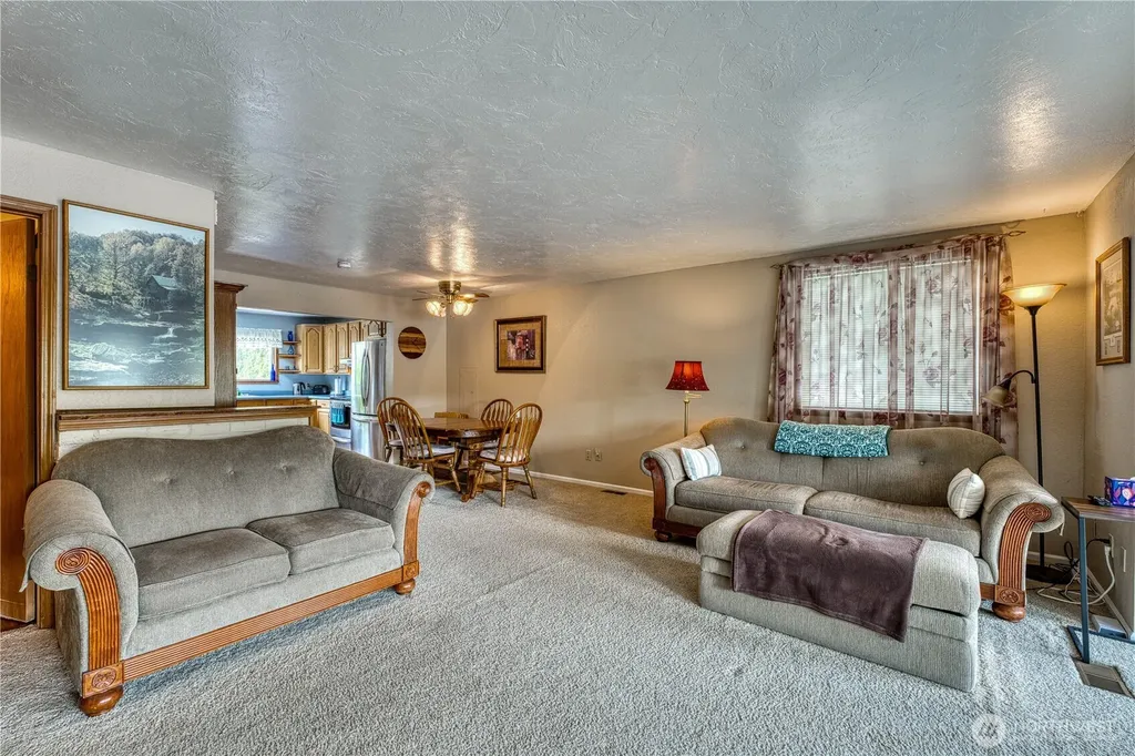 32 W Star Point Way Elma WA 98541