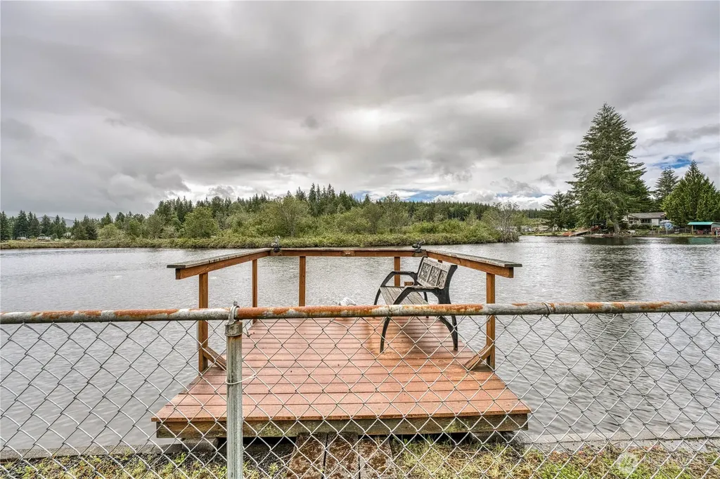 32 W Star Point Way Elma WA 98541