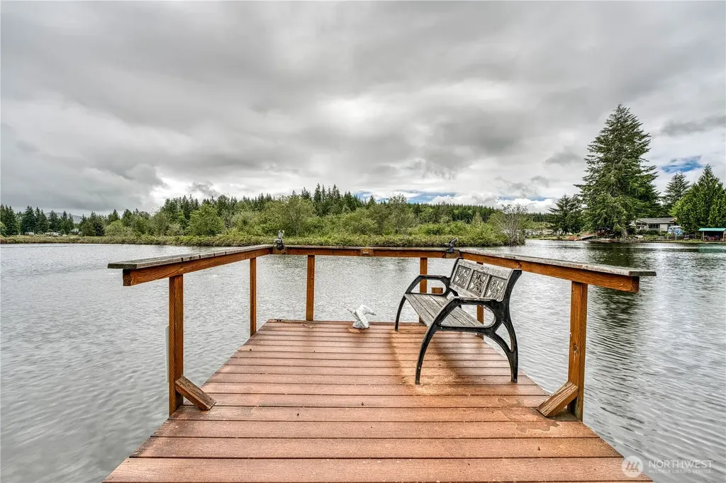 32 W Star Point Way Elma WA 98541