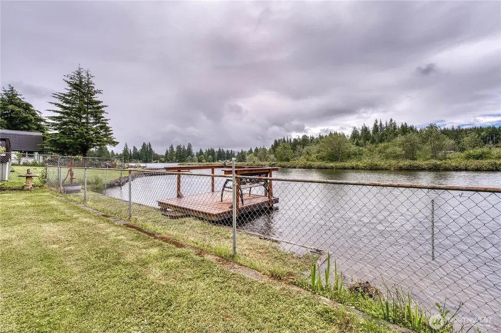 32 W Star Point Way Elma WA 98541