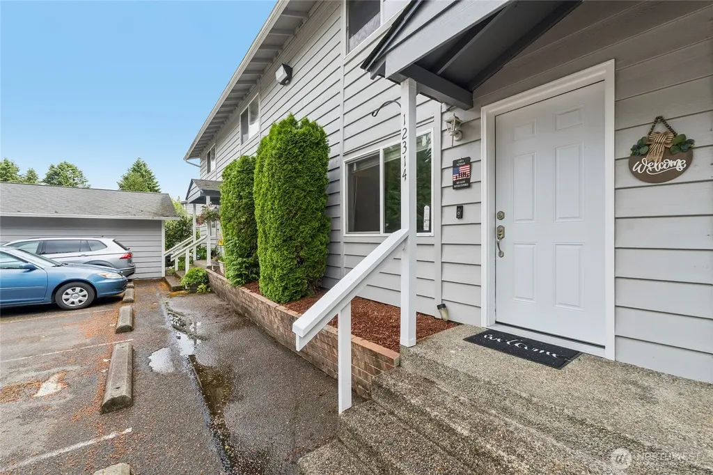 12314 121st Street E Puyallup WA 98374