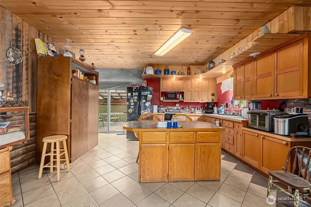 637 Hwy 20 E Colville WA 99114