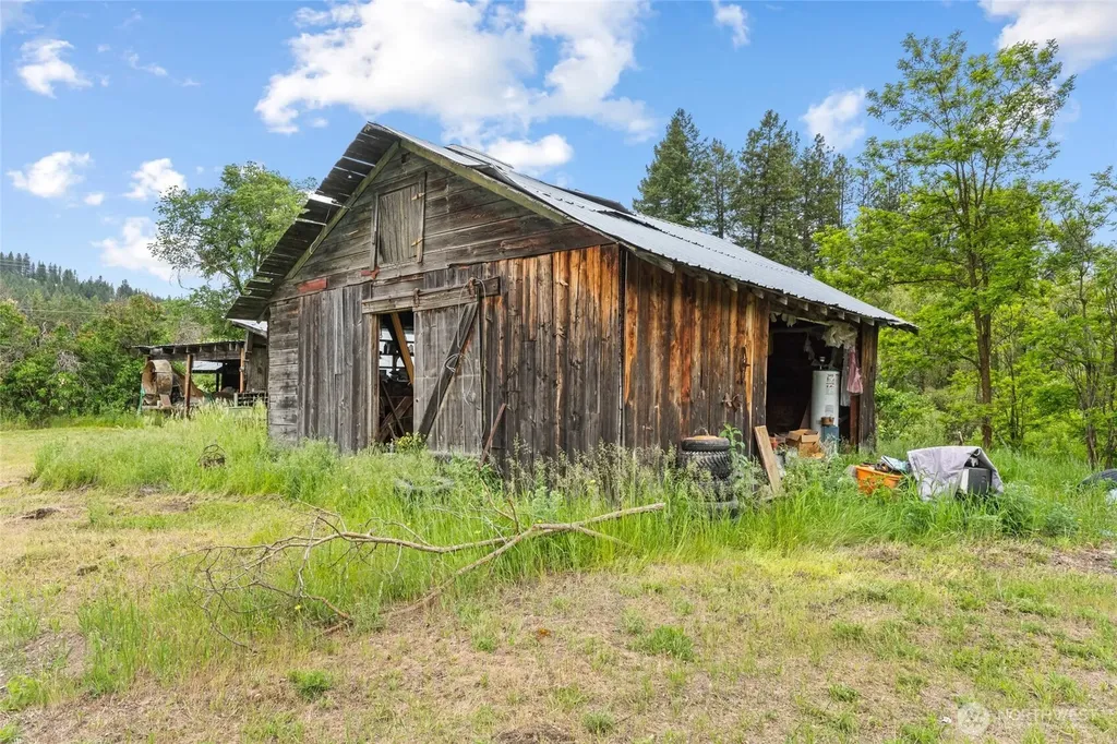 637 Hwy 20 E Colville WA 99114