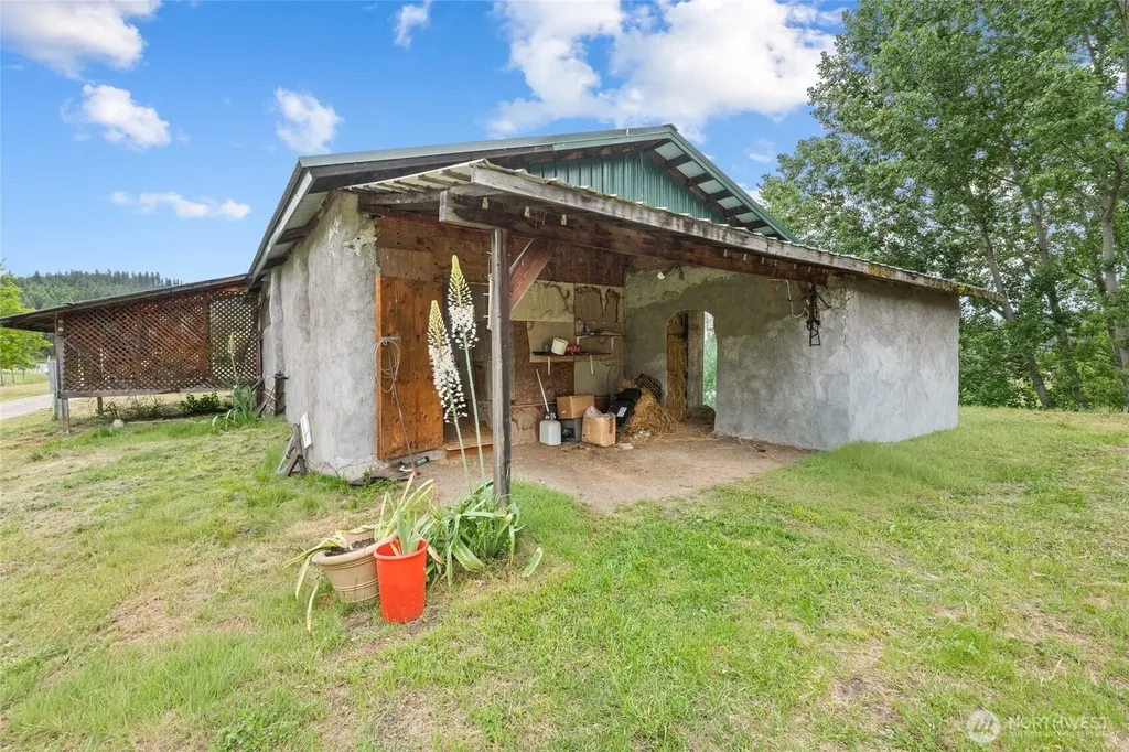 637 Hwy 20 E Colville WA 99114