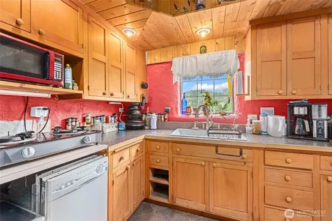 637 Hwy 20 E Colville WA 99114