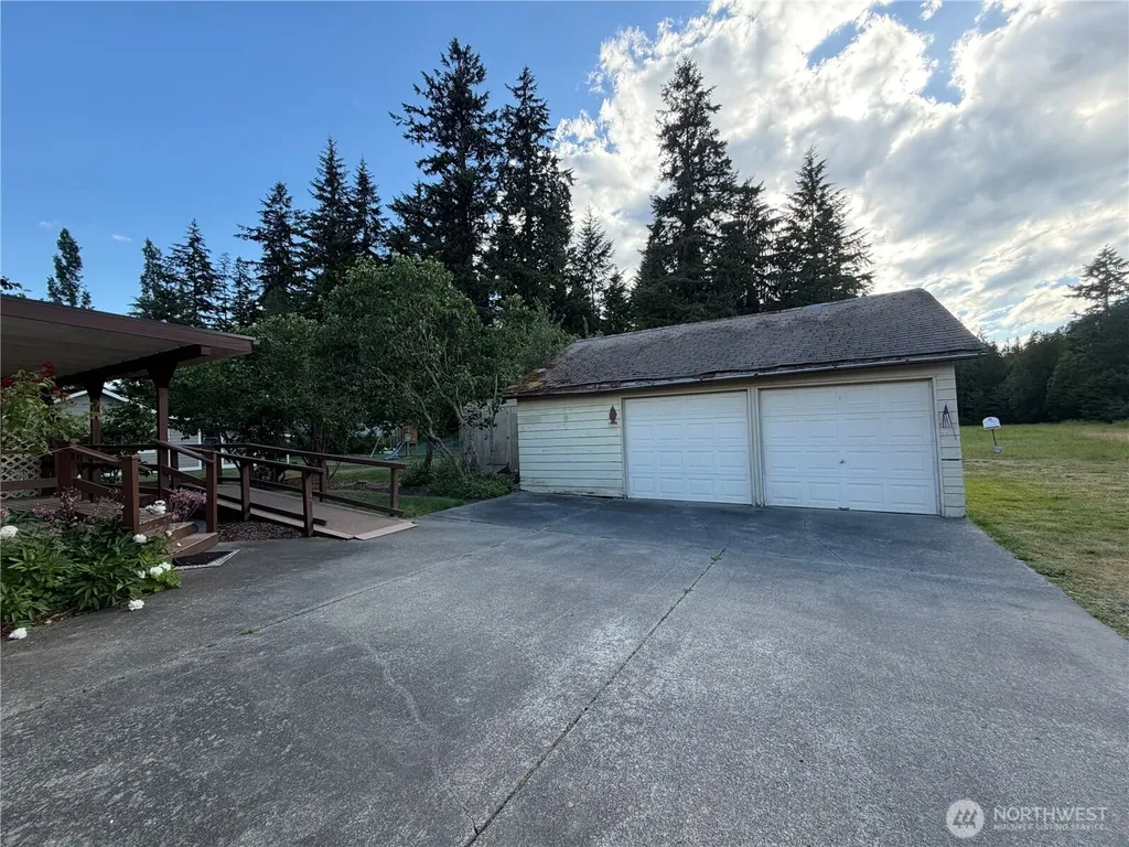 11223 Rhody Drive Port Hadlock WA 98339