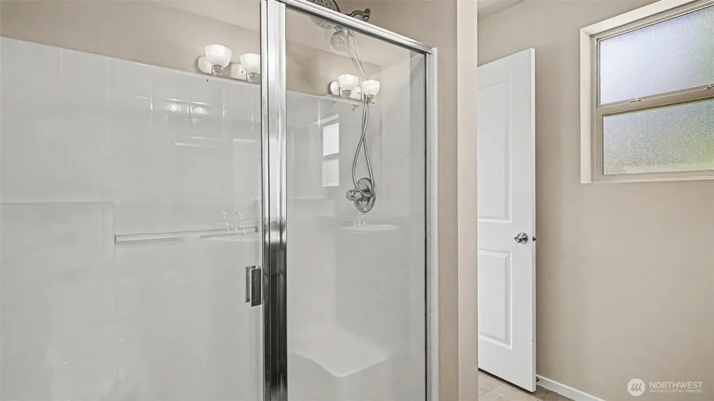 16533 2nd Park SE Bothell WA 98012