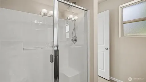 16533 2nd Park SE Bothell WA 98012