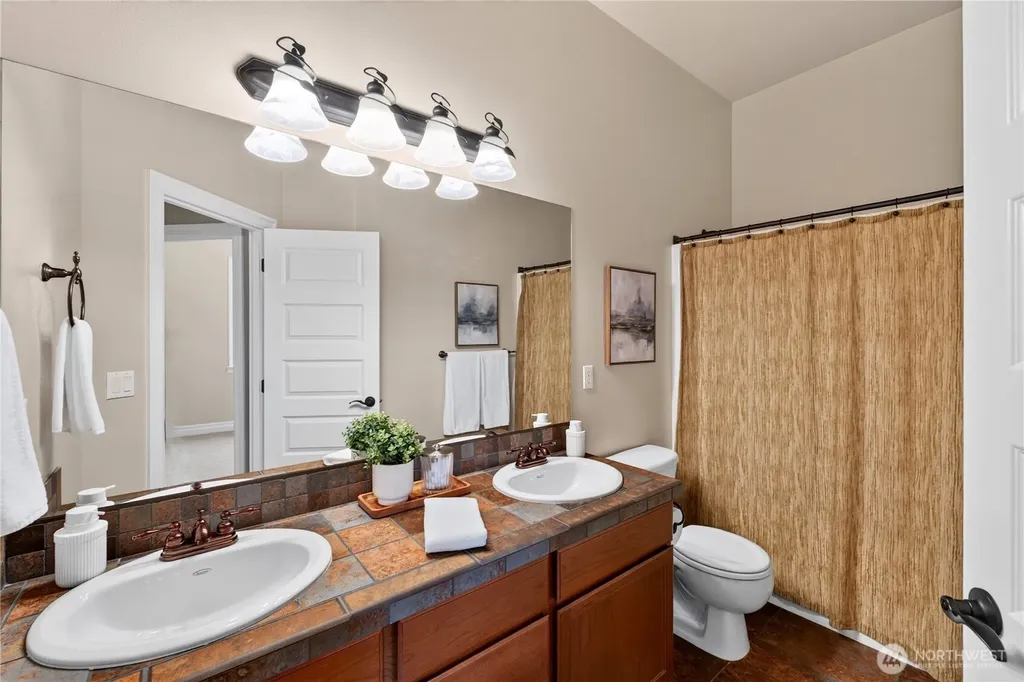 3006 220th Avenue E Lake Tapps WA 98391