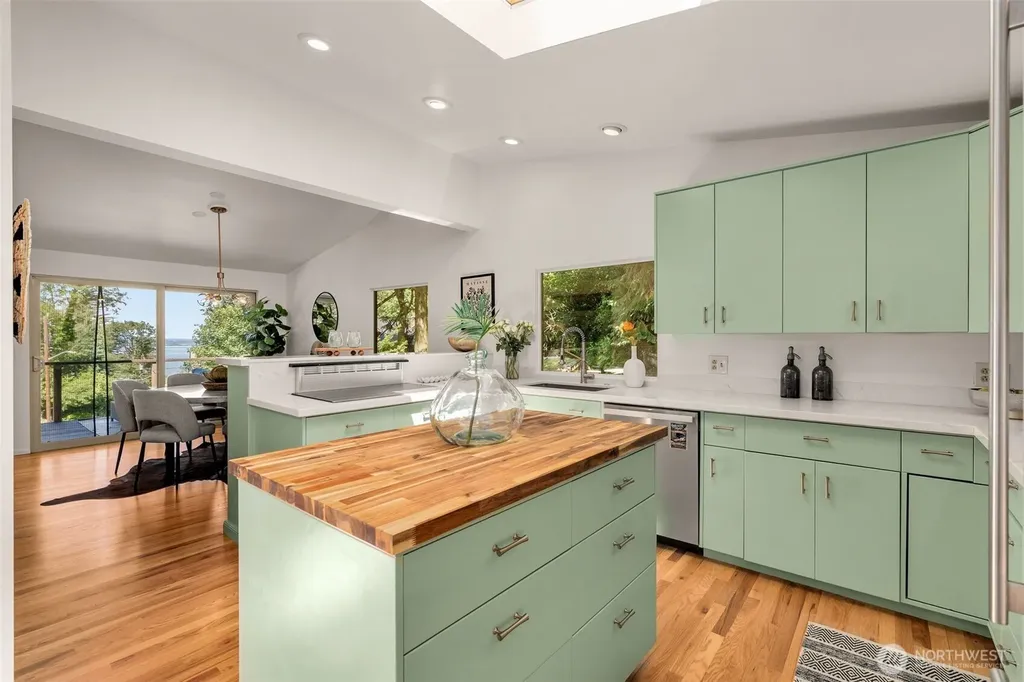 4000 SW Myrtle Street Seattle WA 98136
