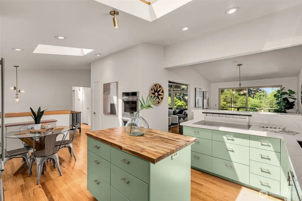 4000 SW Myrtle Street Seattle WA 98136