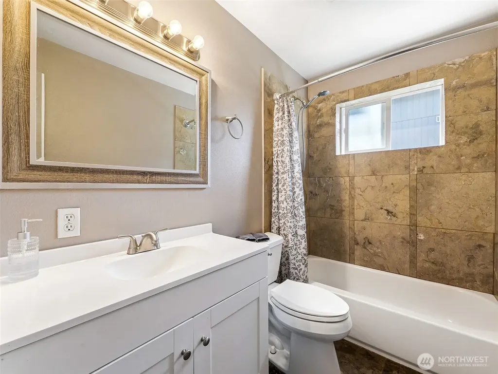 12117 179th Avenue SE Renton WA 98059