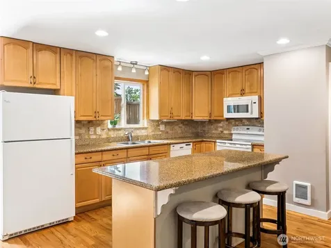 12117 179th Avenue SE Renton WA 98059